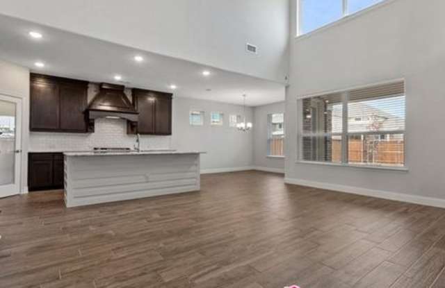 2172 Poppyvine Road Gallery 3