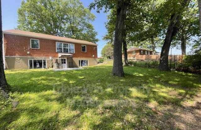 7117 Forest Hill Dr Gallery 3