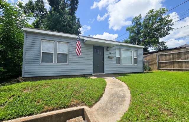 2 Bedroom 1 Bath Home in Shawnee photos photos
