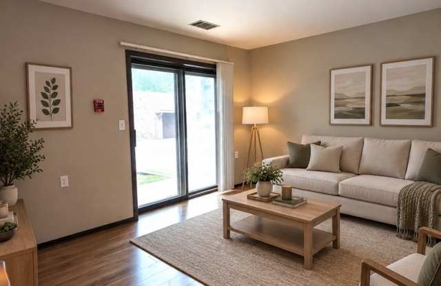 1 Bedroom Condo with Pool and Private Entry Gallery 4