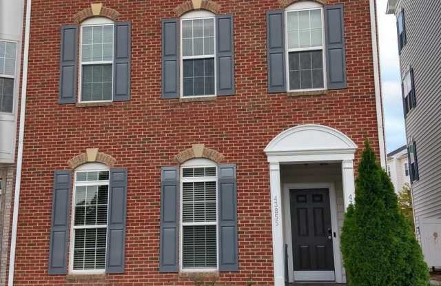 43855 CENTERGATE DRIVE - 43855 Centergate Drive, Moorefield Station, VA 20148