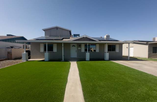 8442 W Devonshire Ave photos photos