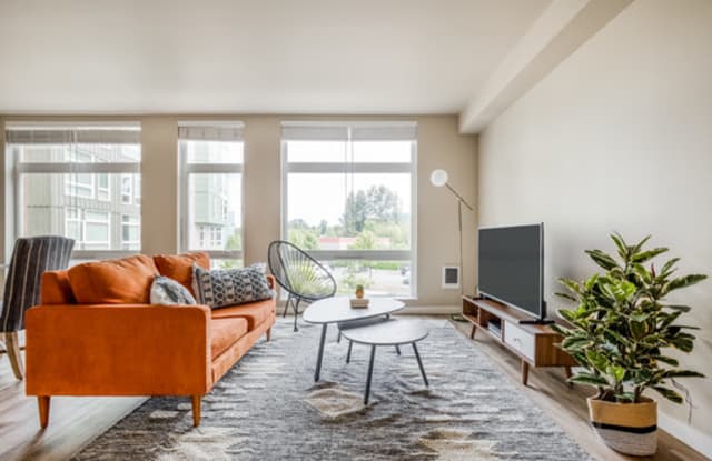 600 NW Locust St - 600 Northwest Locust Street, Issaquah, WA 98027