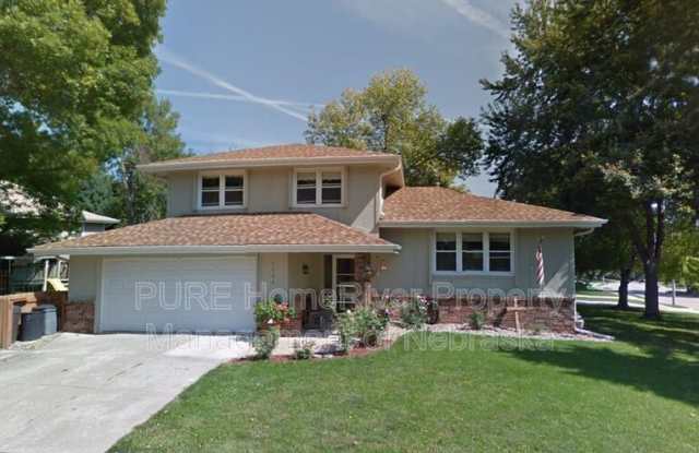 2121 S 163rd Circle Gallery 1