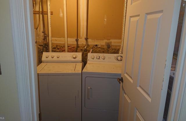 7835 MOUNT WOODLEY PLACE Gallery 2