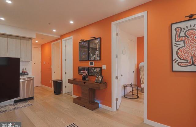 1806 I Street NE unit: 2 photos photos