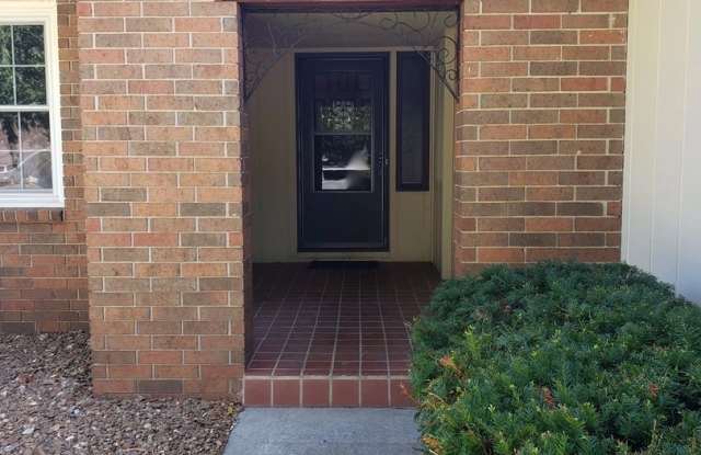 538 East LaSalle Gallery 3