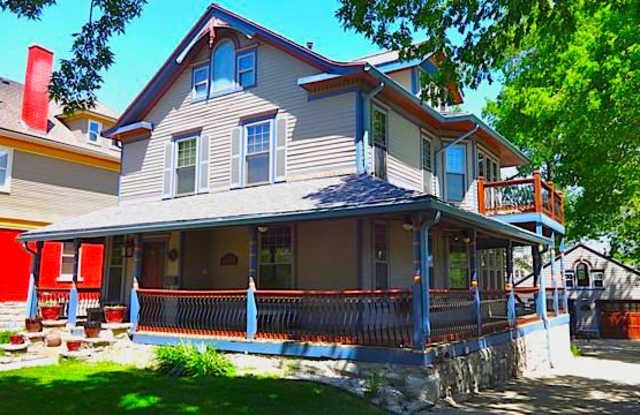 3027 Mcgee Street photos photos