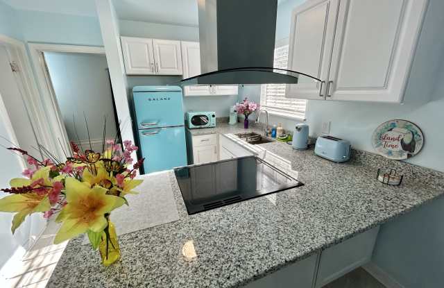 1625 Rebecca St photos photos