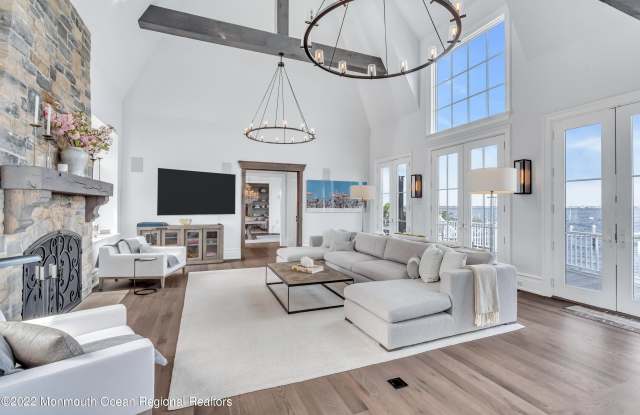 459 Normandy Drive Gallery 4