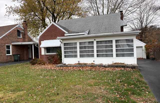 3 Bedroom 2 Bathroom Cape Cod Available in York! photos photos