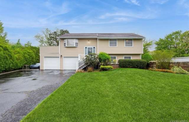 14 Handy Lane - 14 Handy Lane, Medford, NY 11763 14 Handy Lane - 14 Handy Lane, Medford, NY 11763