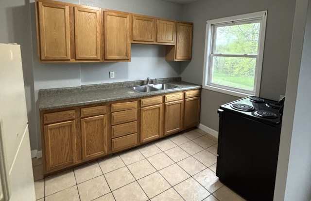 **RENT RECENTLY REDUCED!! ** 2 bedroom townhome with walk out basement for rent in Waterloo! Gallery 2