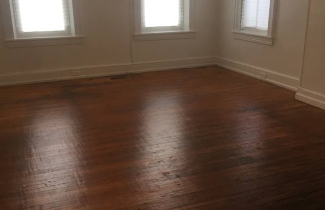 1st Floor 1 Bedroom Apartment, Parking, Yard-York City SD photos photos