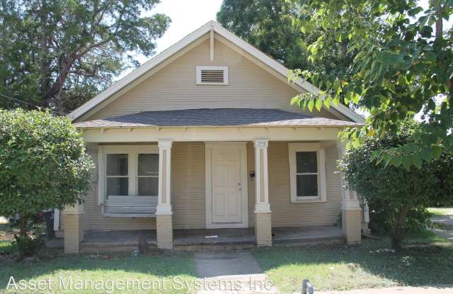 204 Normal - 204 Normal St, Denton, TX 76201
