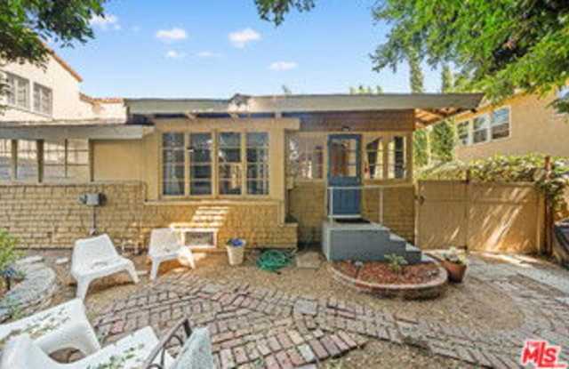 2005 Beachwood Drive photos photos