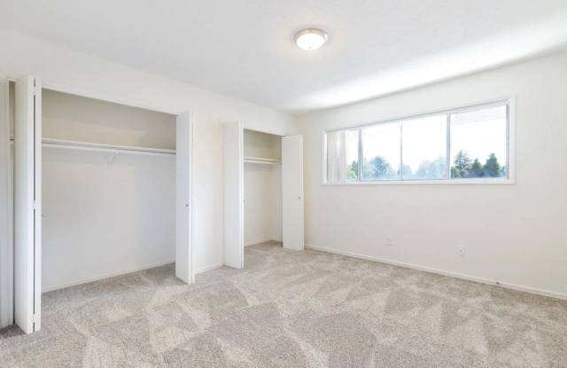 Cozy 2 bedroom, 1 bathroom apt near Downtown Milwaukie. Discounted rent for the first 2 months! photos photos