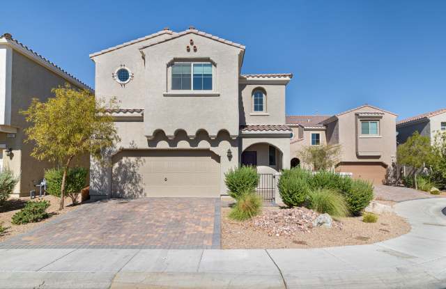Beautiful 3-Bedroom Home with Private Pool in Guard-Gated Tuscany Community! Gallery 4