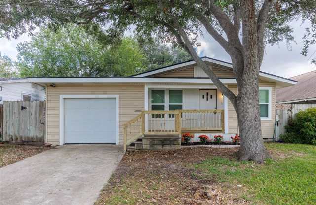 4434 Fir Street photos photos