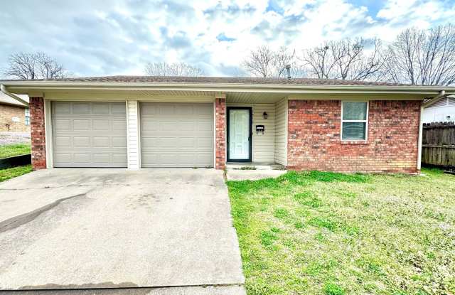 Newly Remodeled Brick Home 3/2 Two Car Garage photos photos