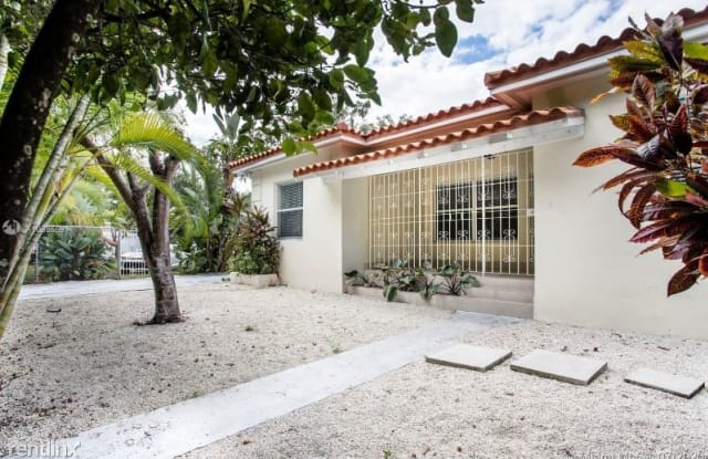 900 SW 13th Ave - 900 Southwest 13th Avenue, Miami, FL 33135