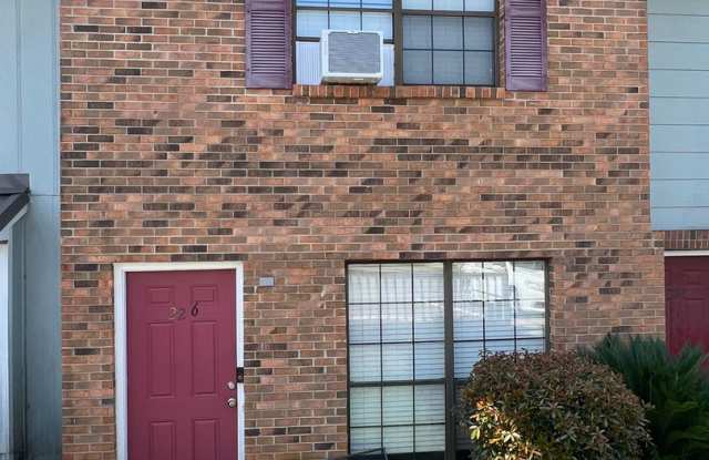 Daleville! Close to the FT. Rucker Gate!!! LVP DOWNSTAIRS photos photos