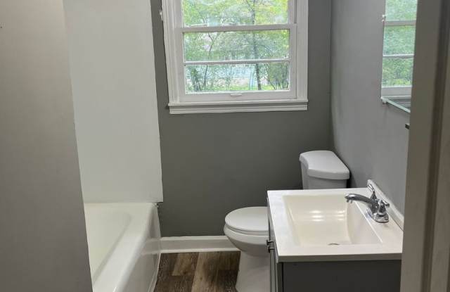 3 Bedrooms 2 Bathroom Home Roebuck photos photos