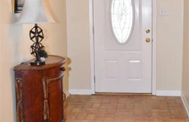1129 Shadywood Lane Gallery 2