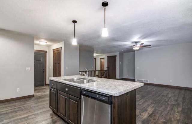 971 Daisy Ln photos photos