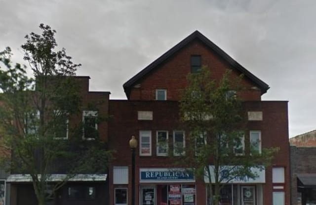 249 West Main St - 249 West Main Street, Ravenna, OH 44266