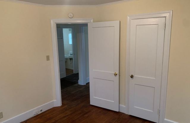 124 S Fairview Circle Gallery 4