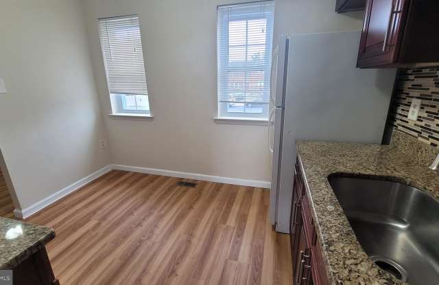 7404 WHERNSIDE STREET Gallery 4