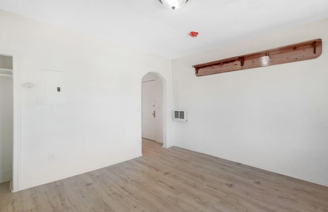 444 Stephens Avenue Gallery 4