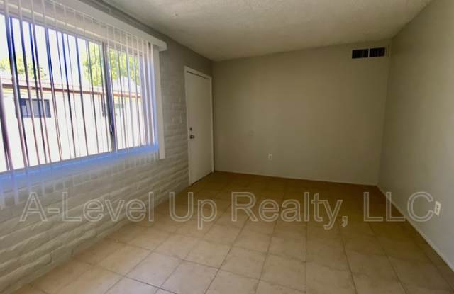 1838 South Rosemont Avenue Gallery 4