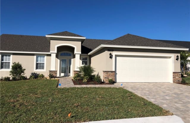 5949 GRACE LAKE DRIVE - 5949 Grace Lane, Jacksonville, FL 32205