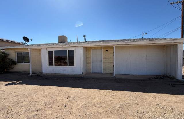 Newly Remodeled 2 Bedroom 1 Bathroom House with Beautiful View Gallery 3