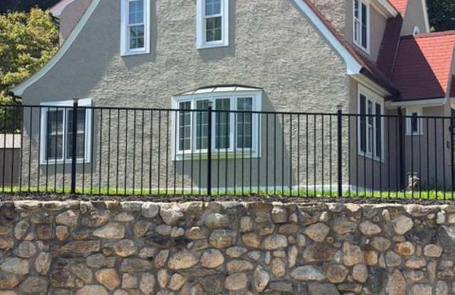 Single Family 3 Bedroom Gallery 4