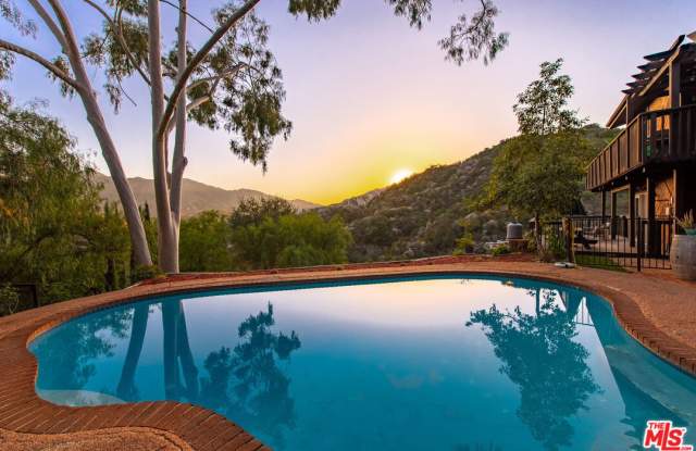 2239 Topanga Skyline Drive photos photos