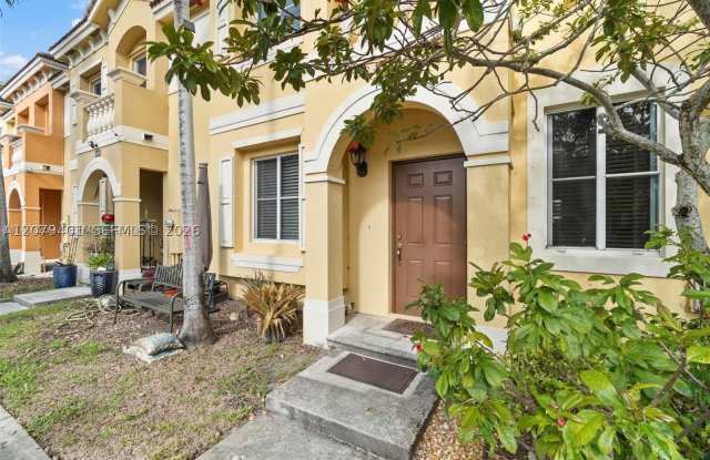 8989 SW 17th Ct Gallery 3