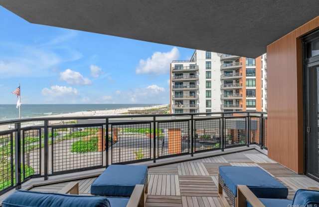 140 Boardwalk Gallery 2