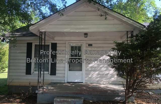 1622 W McFarland - 1622 West Mcfarland Ave, Gastonia, NC 28052