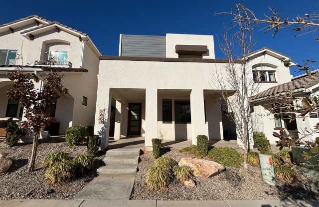 SPACIOUS HOME FOR RENT IN DESERT COLOR! Gallery 3