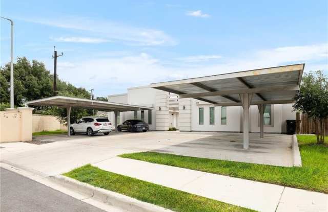 1305 Alta Vista Drive unit: 4 photos photos