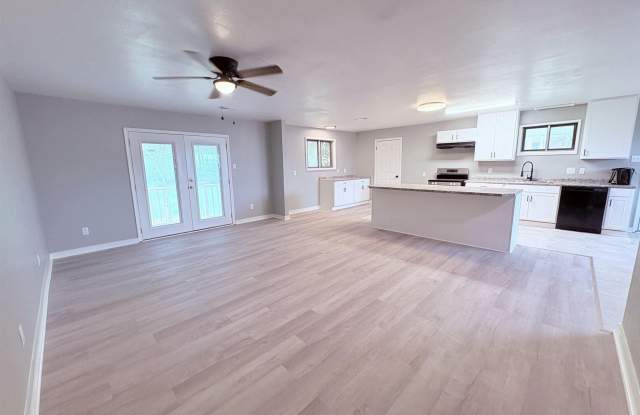 8475 John Harden Drive Gallery 3