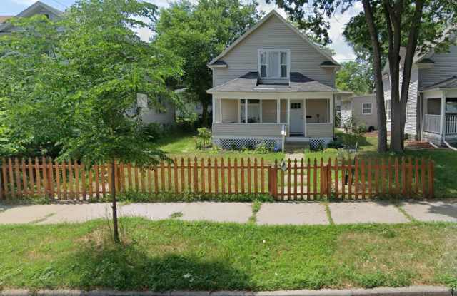 Stunning 5 Bedroom, 2 Bathroom Home in Minneapolis! Available 3/1/2026-Section 8 Accepted photos photos