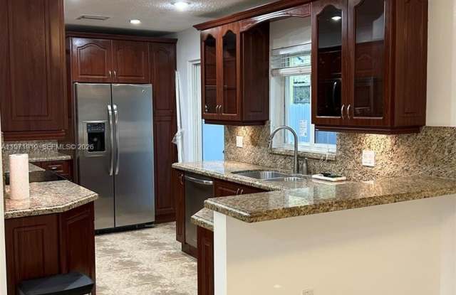 230 SW 30th Ave photos photos