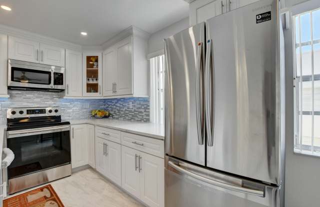 988 Normandy Trail photos photos