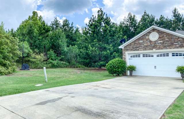 705 Lismore Drive Gallery 2