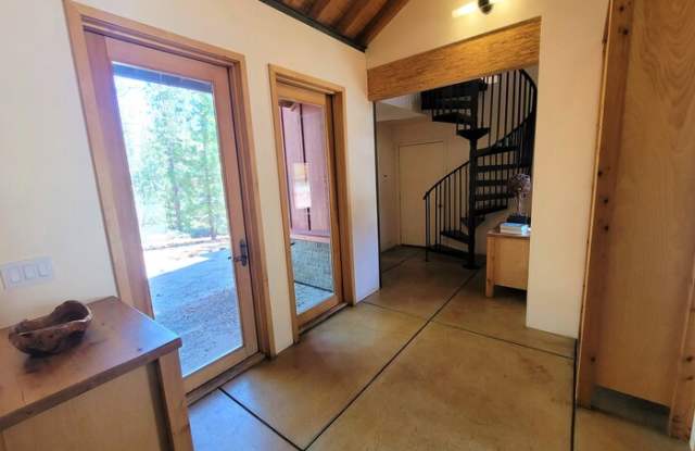39046 Robin Road Gallery 3
