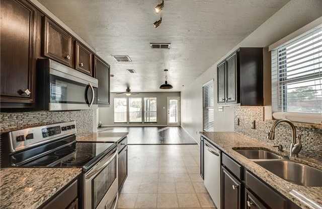 7575 Kings Trail Gallery 4